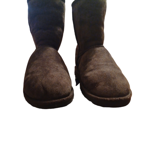 Size 5 Ugg chocolate Sheepskin Boots - Picture 4 of 5